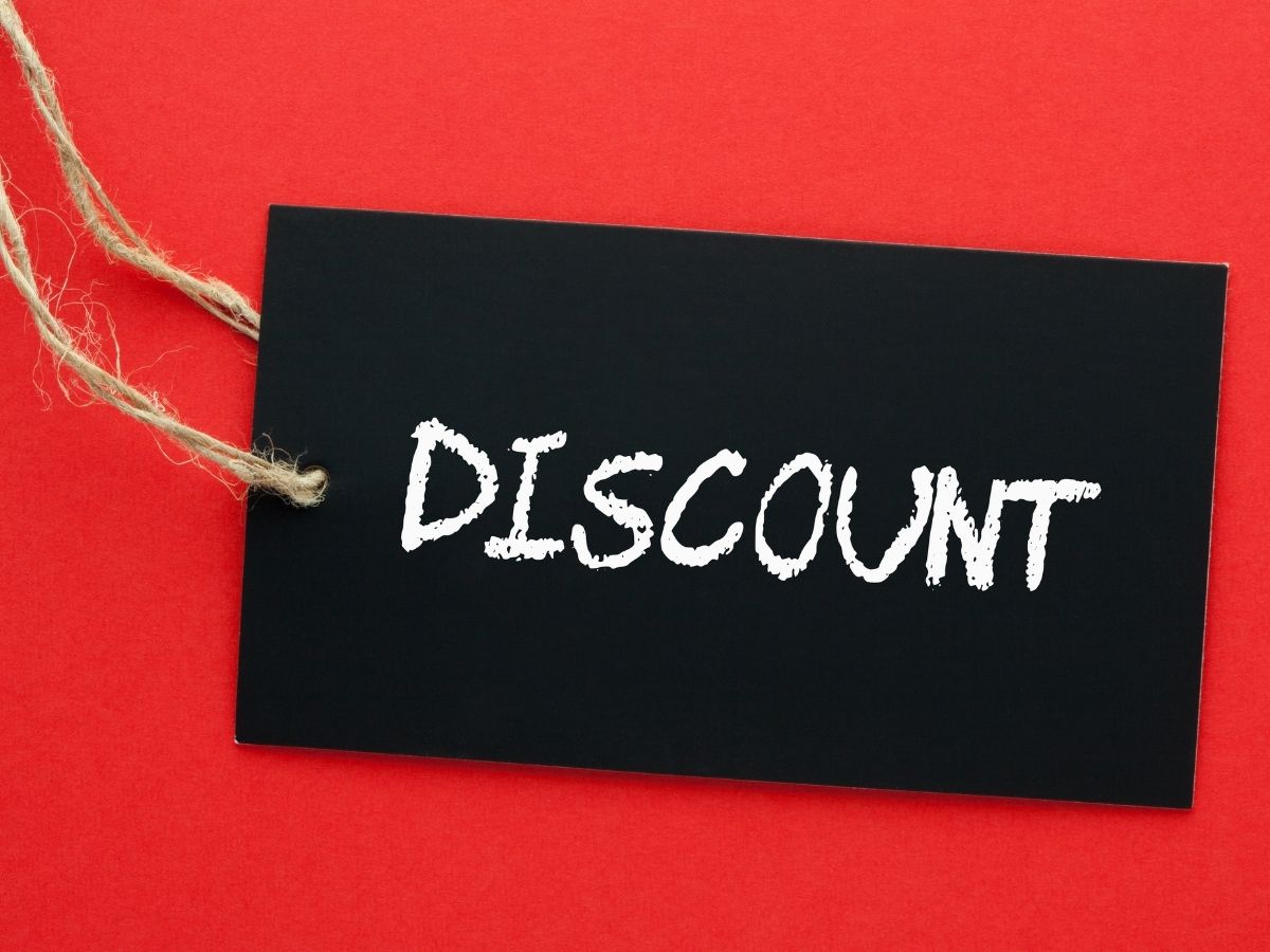 10% student and NHS staff discount at Direct Vision Opticians Birmingham — on eye tests, glasses, Zeiss lenses and reglazes